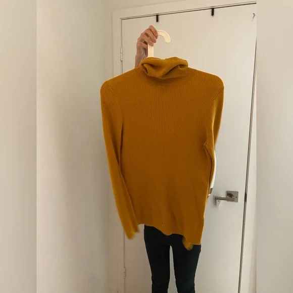 Basic turtleneck sweater - Picture 3 of 3